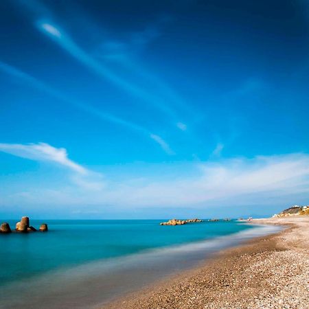 In Riva Al Mare B&B Capo dʼOrlando Exterior foto